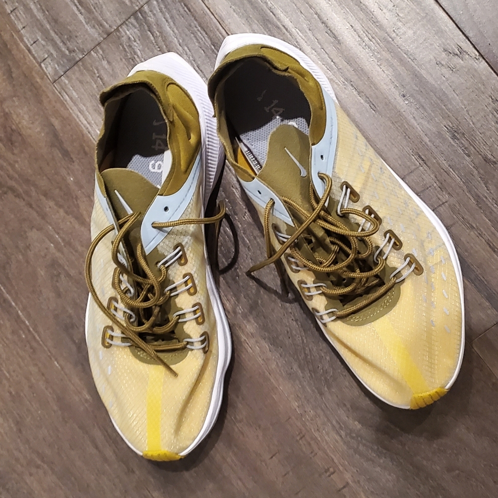 Nike sneakers size 9  (x14 running...women's green and light mustard color nylon